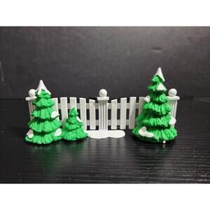 DEPT 56 CHRISTMAS ORIGINAL SNOW VILLAGE ACCESSORY FROSTY TREE-LINED PICKET FENCE